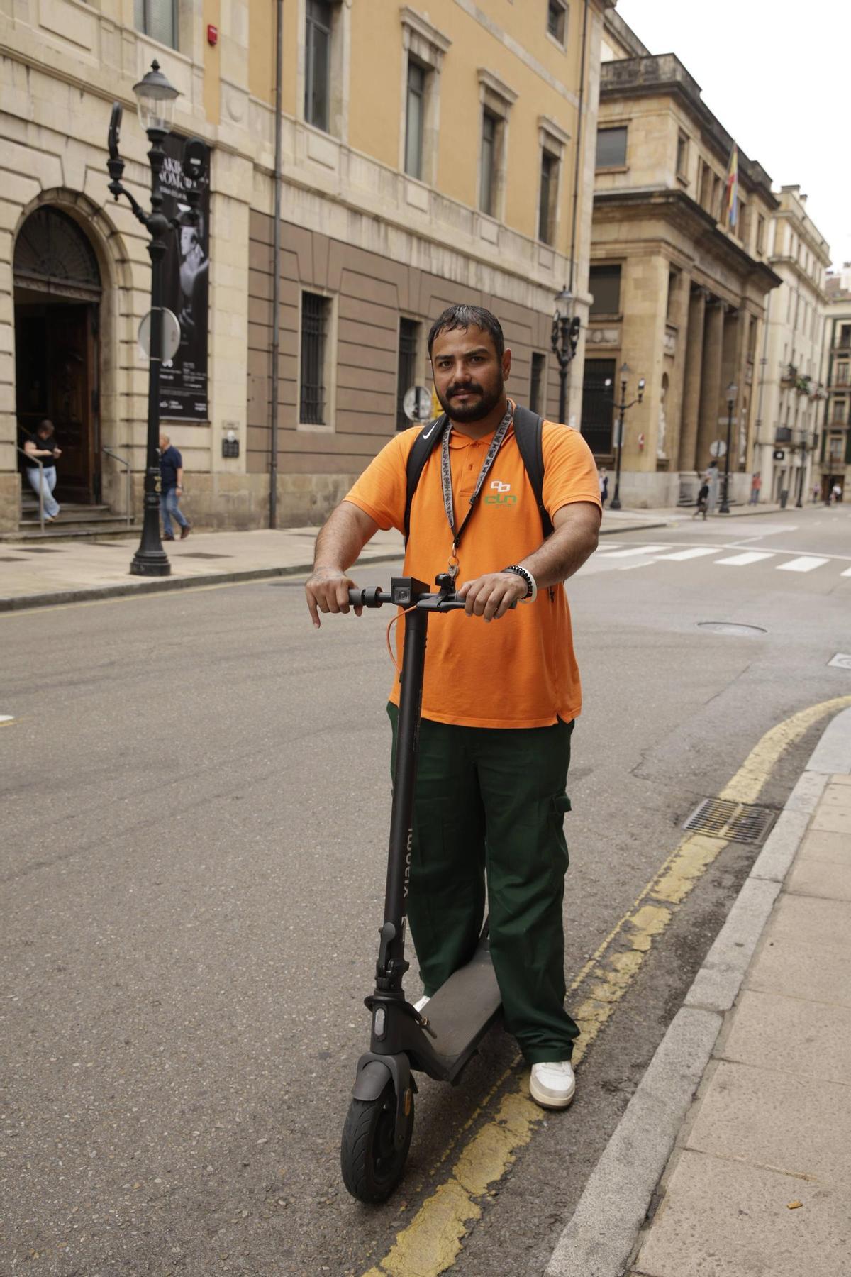 En imágenes: La división de opiniones en las calles de Gijón por la prohibición de los patinetes en el centro En imágenes: La división de opiniones en las calles de Gijón por la prohibición de los patinetes en el centro