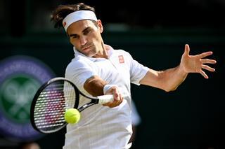 Federer se queda sin semifinales de Wimbledon y Djokovic avanza con paso firme