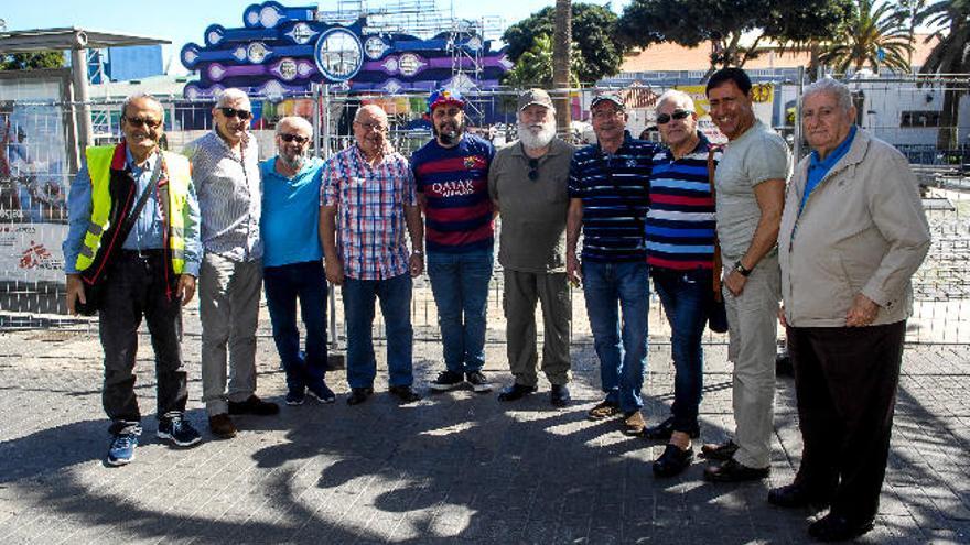 El tirón de orejas de los personajes  del Carnaval