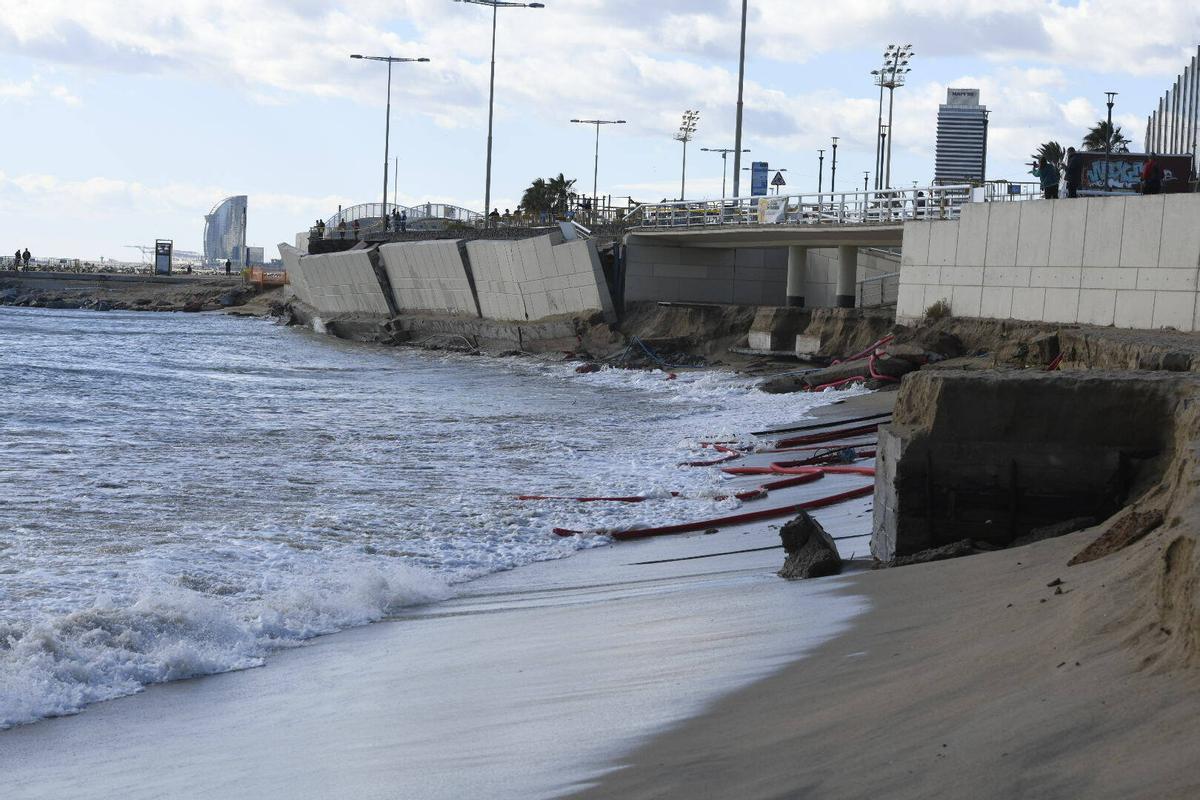 La playa de la Nova Marbella desaparece tras el temporal