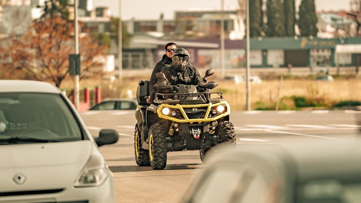 ¿Se puede conducir un quad por ciudad?