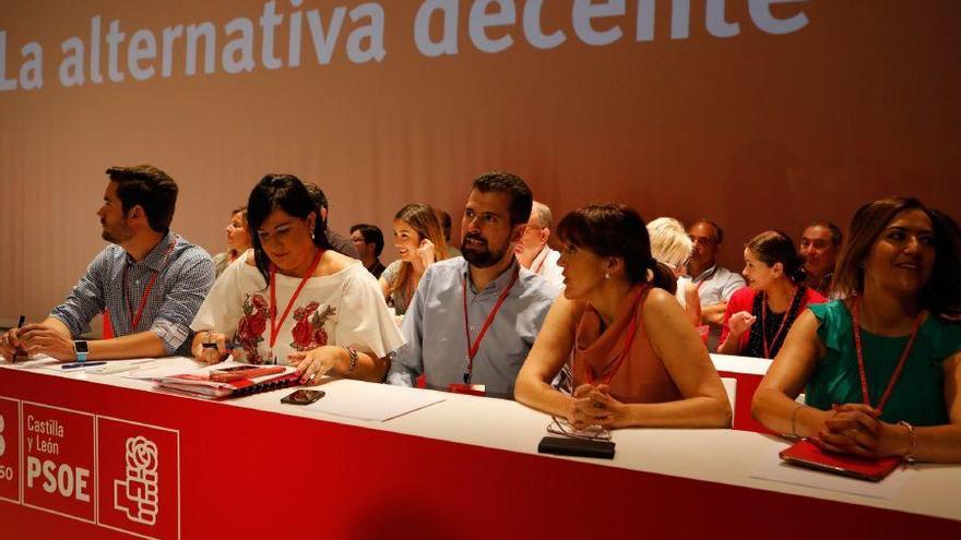 Mesa del Congreso Regional del PSOE.