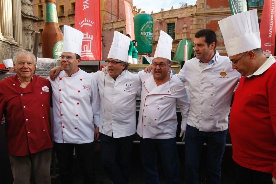 Reparten más de 10.000 Pasteles de Carne en la pla