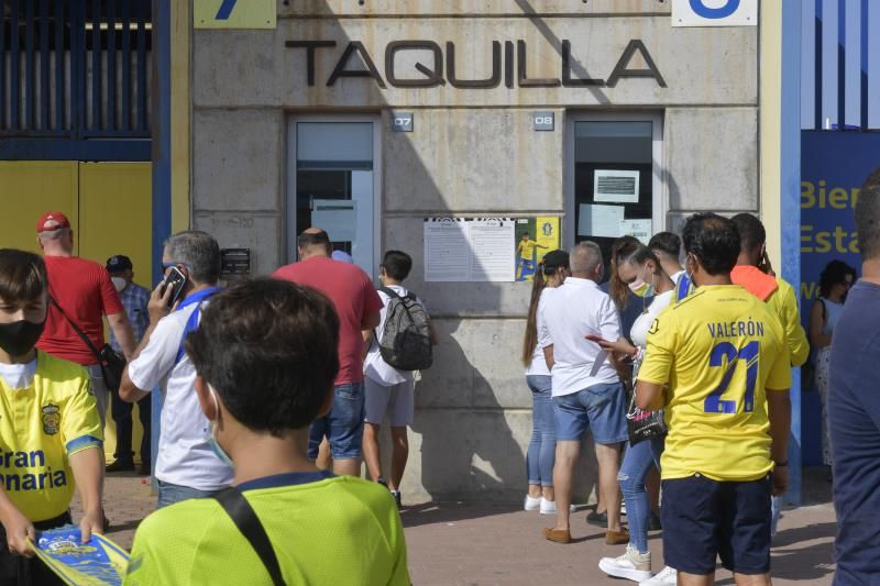 Ambiente durante el derbi en el Estadio de Gran Canaria