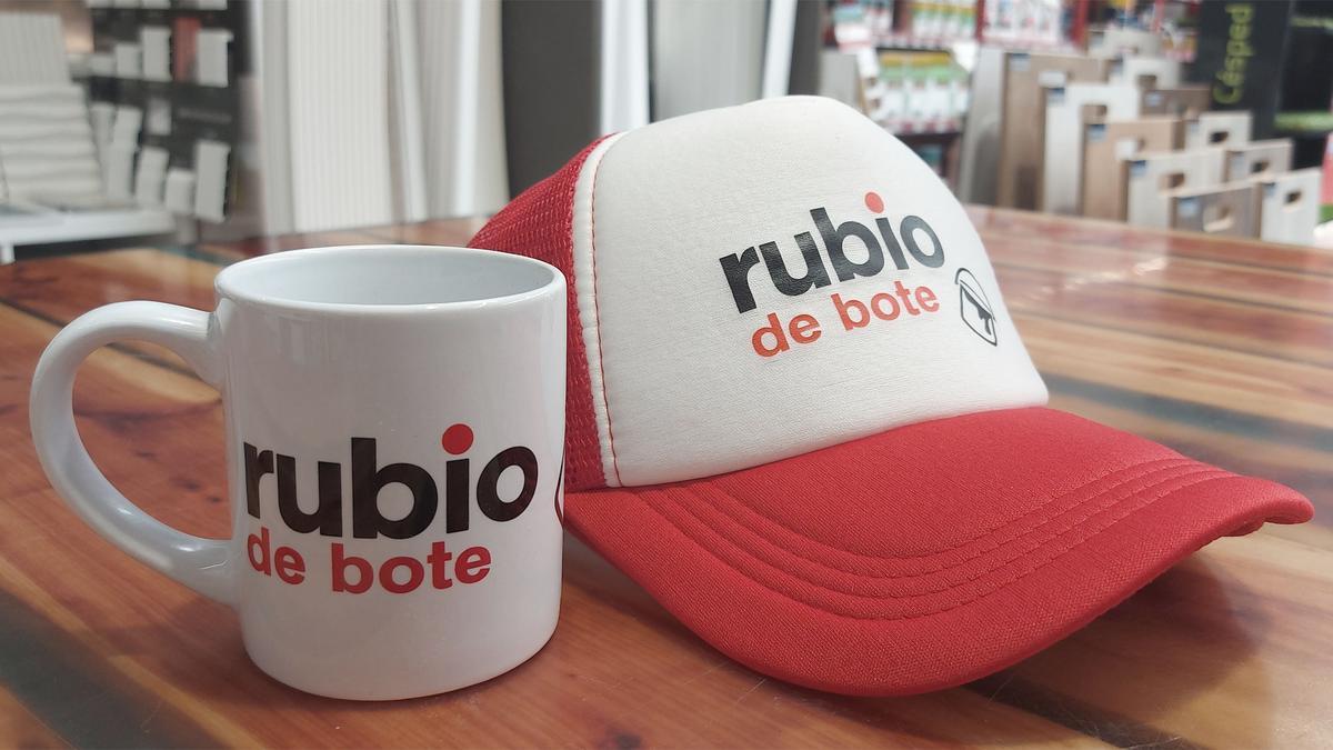 Si eres o quieres ser un rubio o una rubia de bote, acércate hasta el stand de Pinturas Rubio