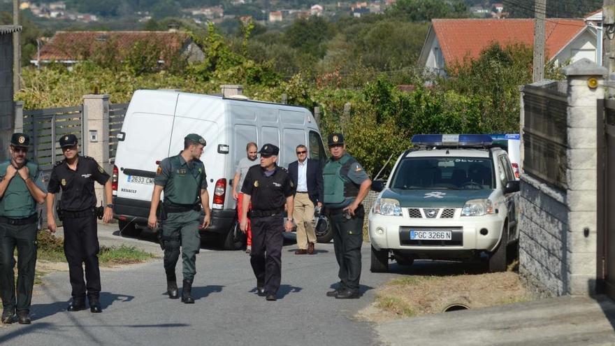 Efectivos de Policía Nacional y Guardia Civil, en el Ullán.