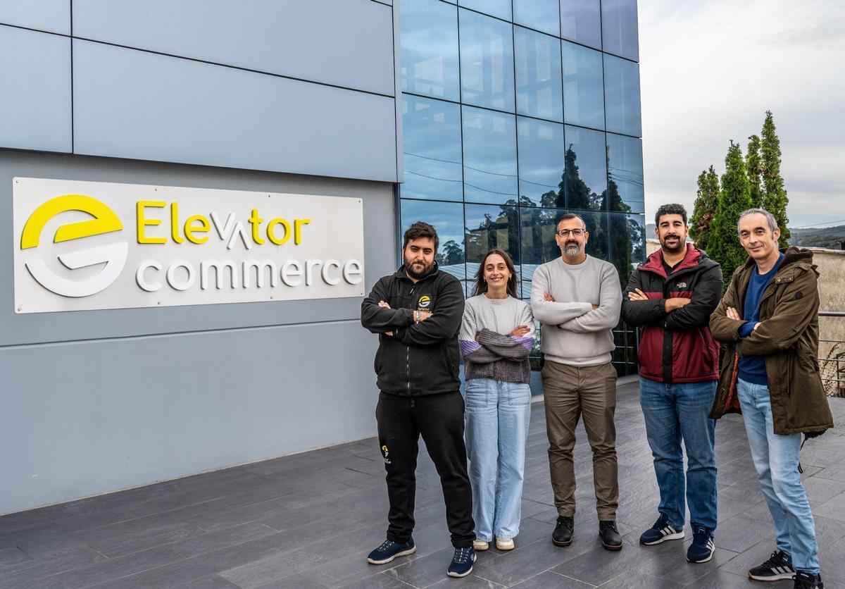 Equipo de Elevator Commerce.