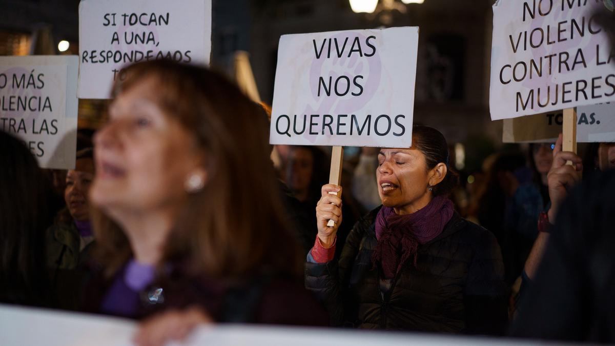 Una concentración en protesta por un asesinato machista.