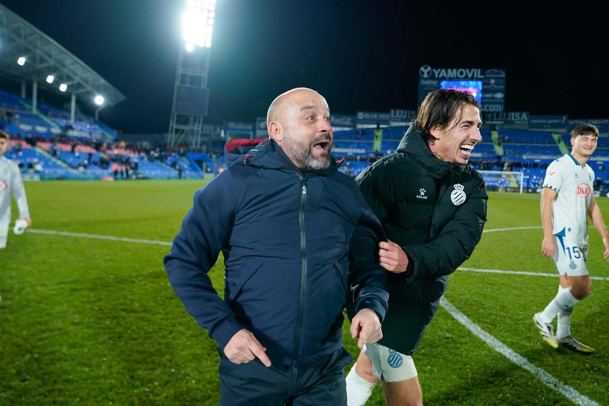 Manolo González, feliz tras la victoria del Espanyol en el Coliseum frente al Getafe