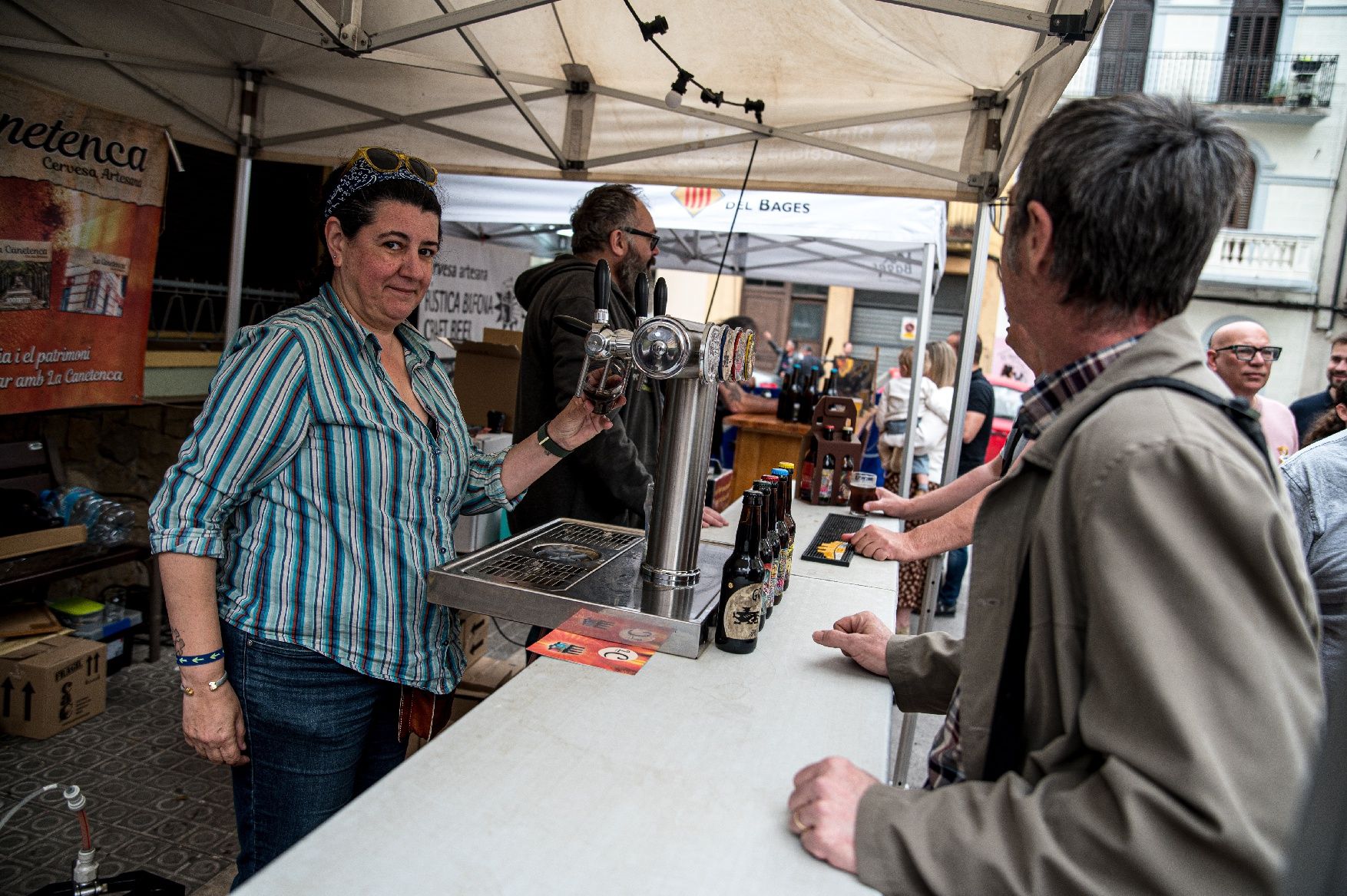 La 63e Fira d'Artés omple el poble de gent, cotxes i tractors