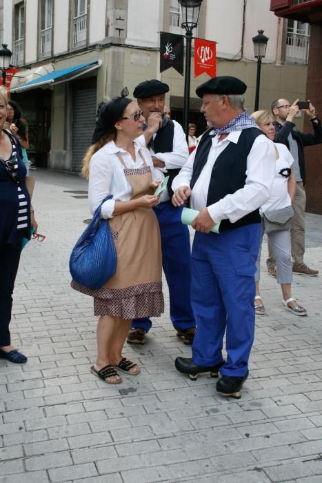 Llegada a Candás de los participantes en la semana de teatro costumbrista