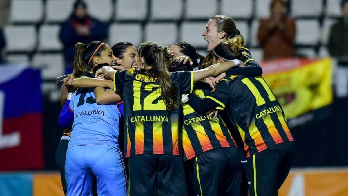 La selecció femenina de futbol catalana, en una imatge d'arxiu.