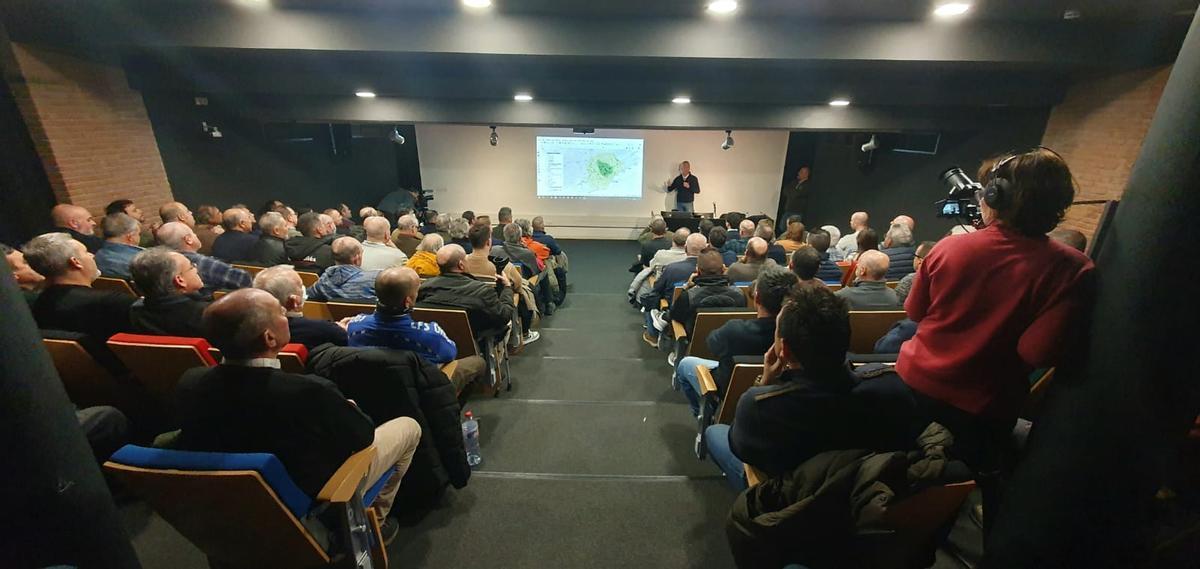 Imagen de la reunión de la federación de caza