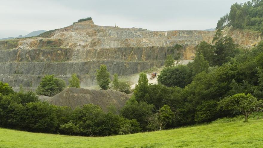 Los ecologistas acusan al Principado de permitir abrir una estación de asfalto en Oviedo sin estudio ambiental