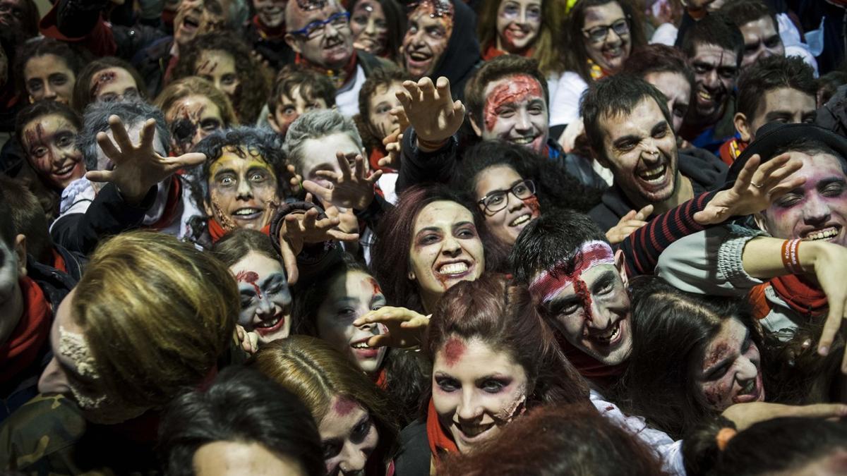 Los zombies ocuparon Terrassa gracias a los más de 3.500 participantes que formaron parte de la Vodafone yu Survival Zombie