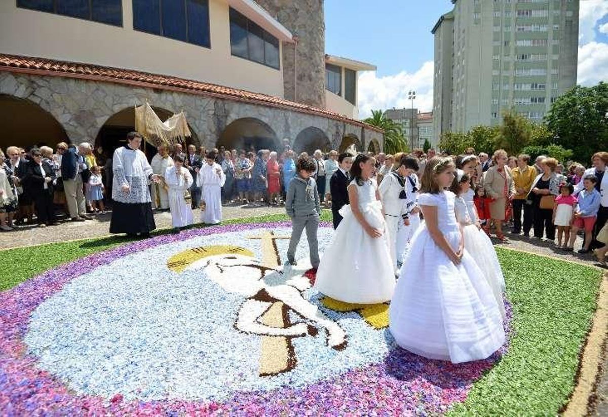 Alfombras y música para festejar el Corpus y el Chucurruchú