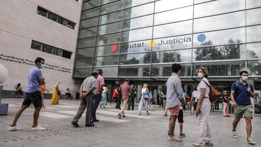 El retraso judicial se agrava un 15 % en 2024 con 455.503 asuntos pendientes