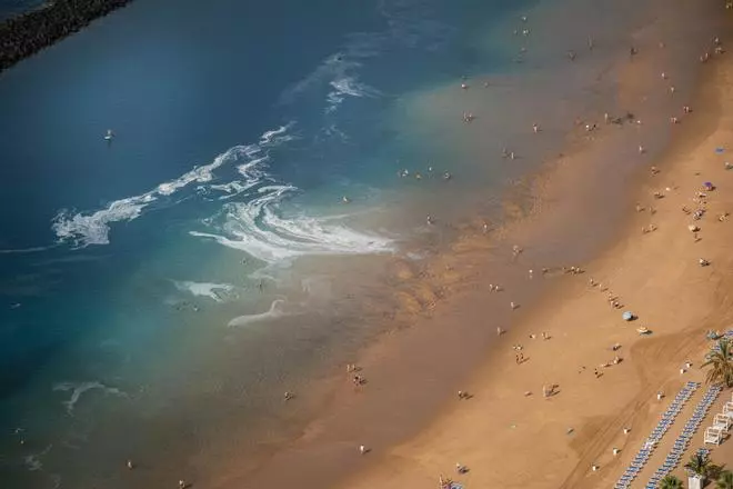 Mancha aparecida en Las Teresitas