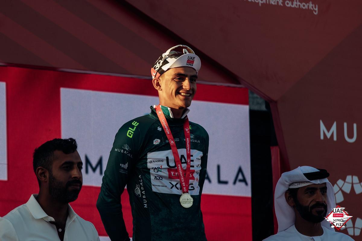Isaac del Toro, en el podio del UAE Tour.