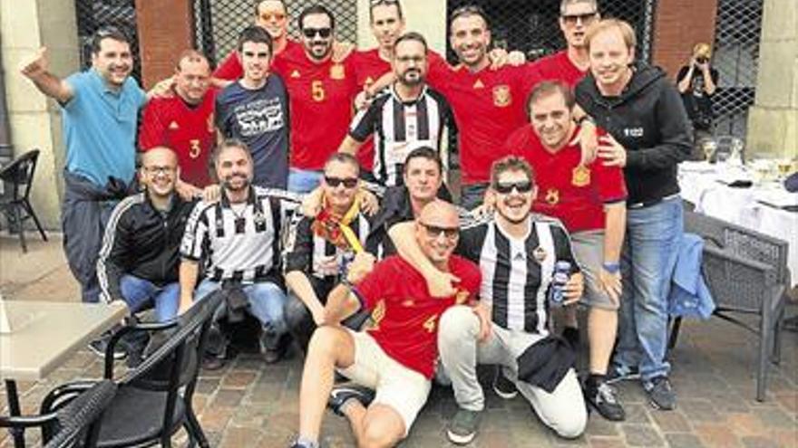 LA AFICIÓN DEL CD CASTELLÓN LO FESTEJÓ EN FRANCIA