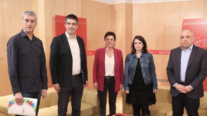 Reunión de Adriana Lastra con miembros de Bildu.