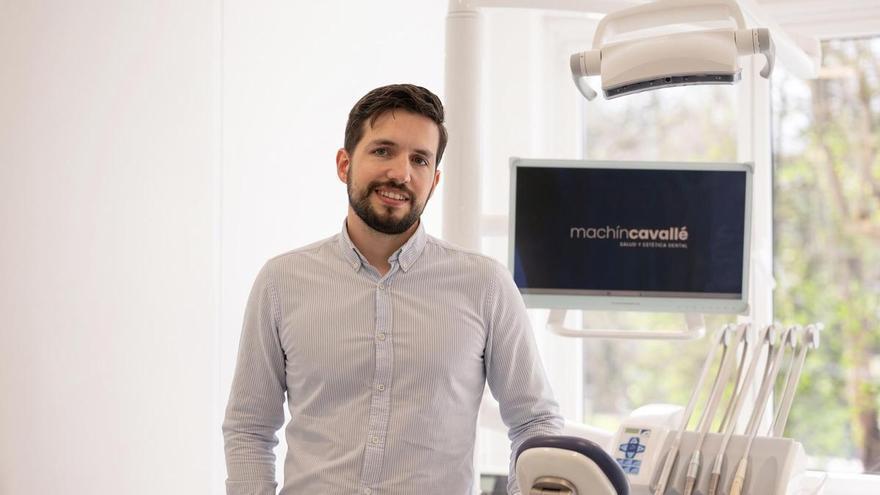 Alfonso Machín Cavallé: "La odontología ha cambiado mucho en 35 años, pero la confianza del paciente sigue siendo lo más importante"