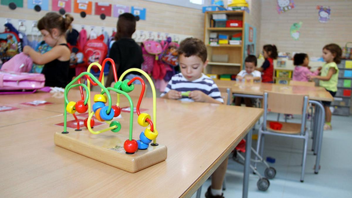 Alumnos en clase en una escuela de Sant Boi de Llobregat.