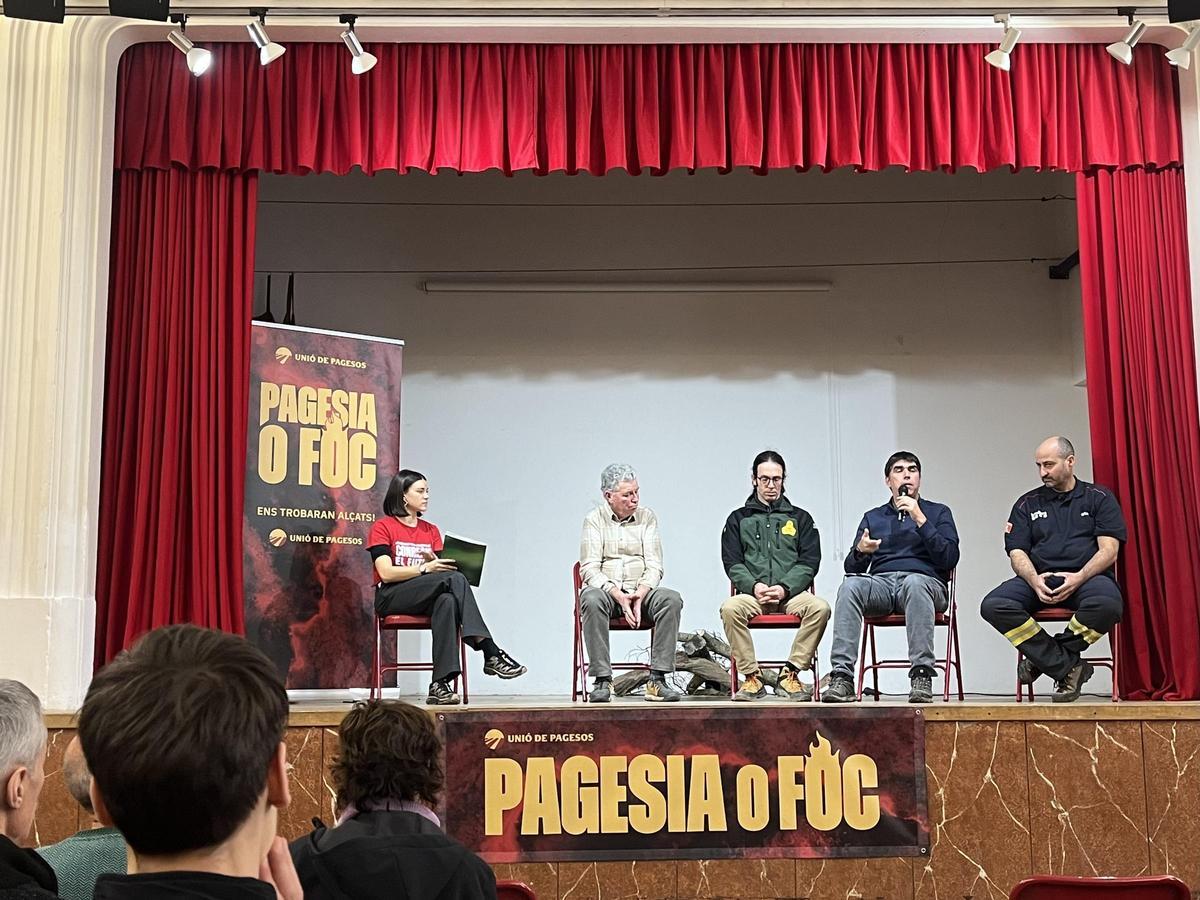 Un moment de la jornada “Els focs s’apaguen a l’hivern” a Castellfollit del Boix
