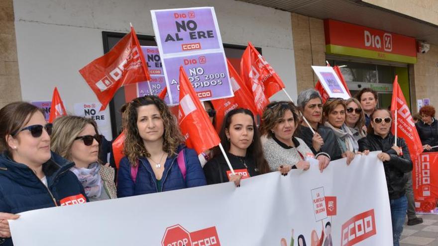 Trabajadores de Dia protestan por el ERE.