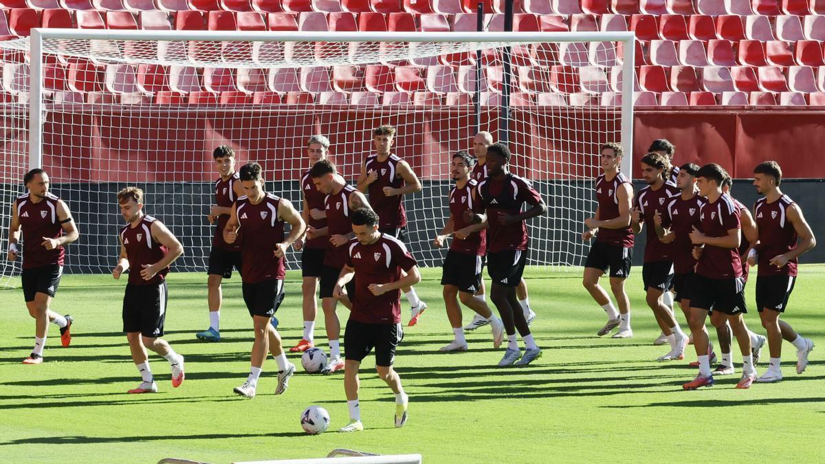 El Sevilla FC en el entrenamiento previo a su partido de LaLiga contra el Atlético de Madrid