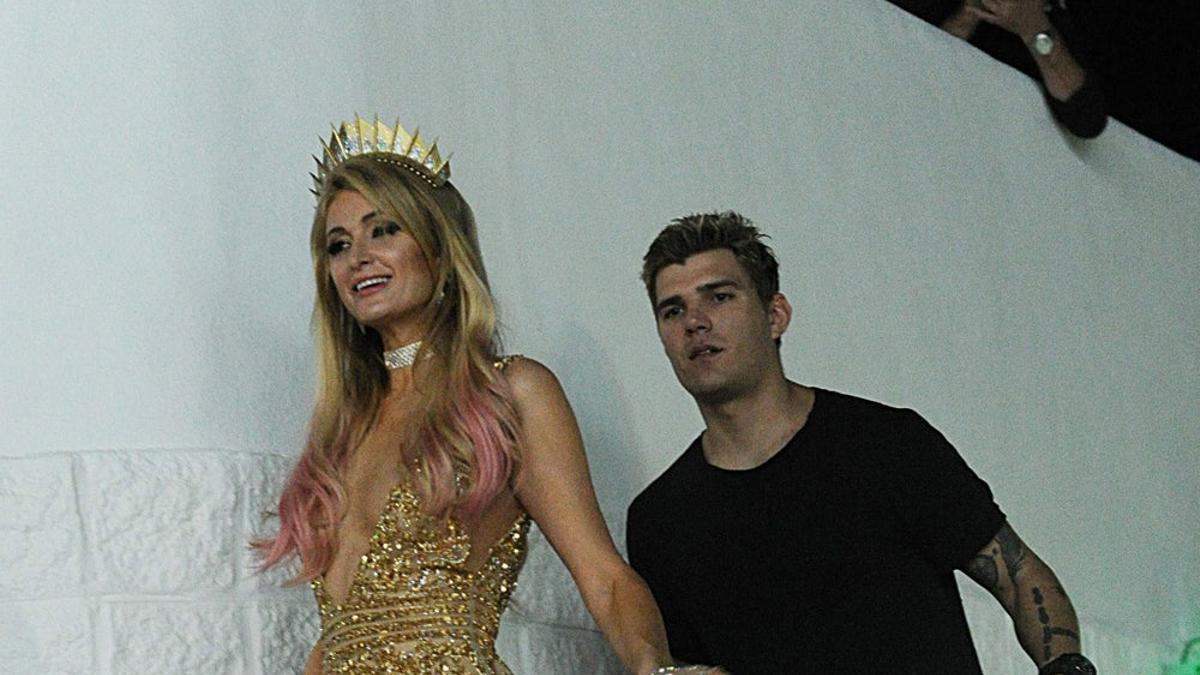 Paris Hilton con su novio