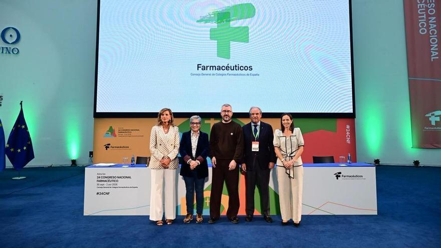 Javier Padilla, secretario de Estado de Salud, defiende la farmacia como puerta de entrada al sistema sanitario: "Hablar de farmacéuticos es hablar de salud pública"