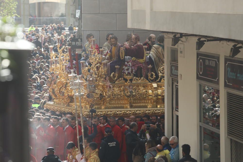 Las imágenes de la procesión de la Sagrada Cena, en el Jueves Santo de la Semana Santa de Málaga