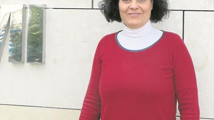 Brígida Borrachero Galván, coordinadora del centro de día de la fundación ASMI: «Nadie está preparado para ser cuidador de un ser querido»