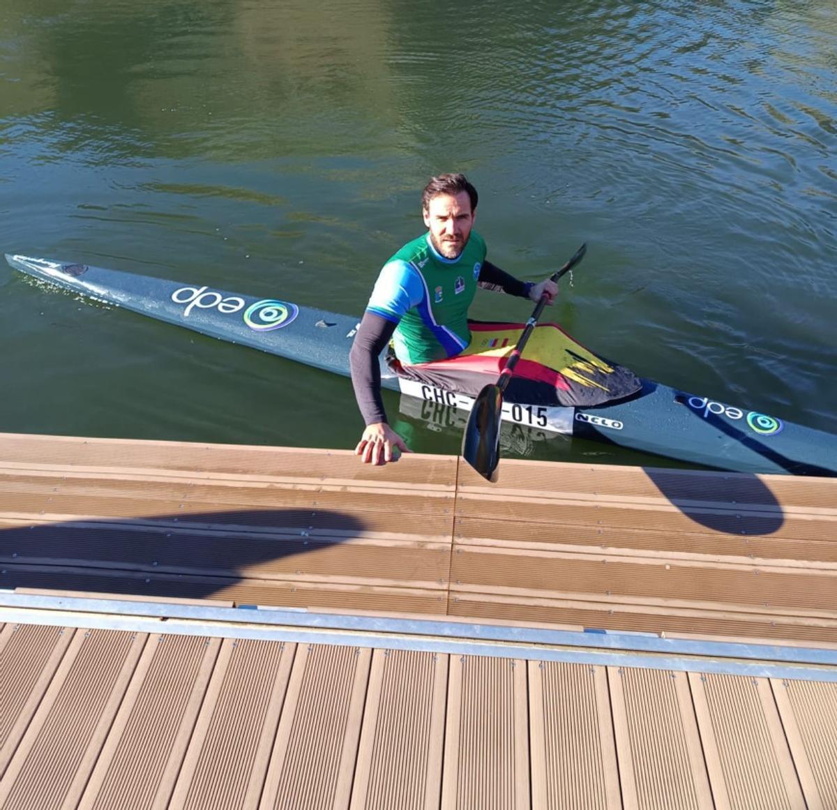 Craviotto, con la equipación del Deportivo Caso.