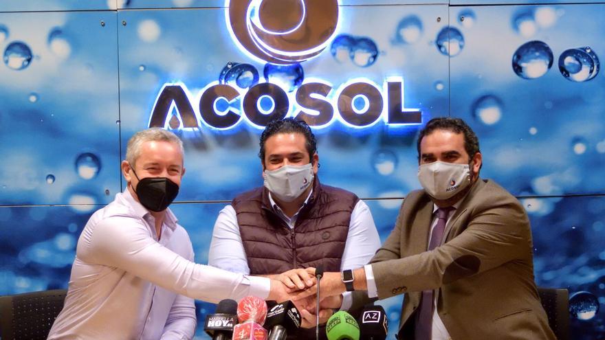 Acosol y los vecinos firman el acuerdo para mejorar el saneamiento de El Rosario