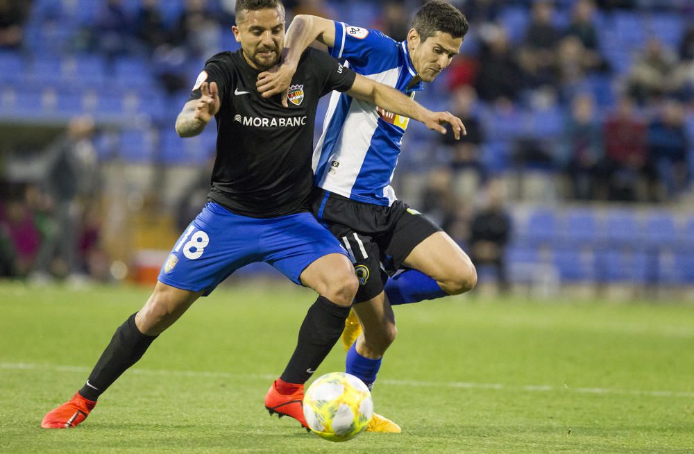 Los blanquiazules desperdician la oportunidad de huir del descenso y no pasan del empate ante un Andorra con uno menos desde el 52'