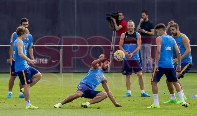 El primer entrenamiento del Barça 2015-2016 al completo, en imágenes