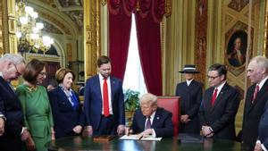 Estrena amb emergència a la frontera i perdons al Capitoli