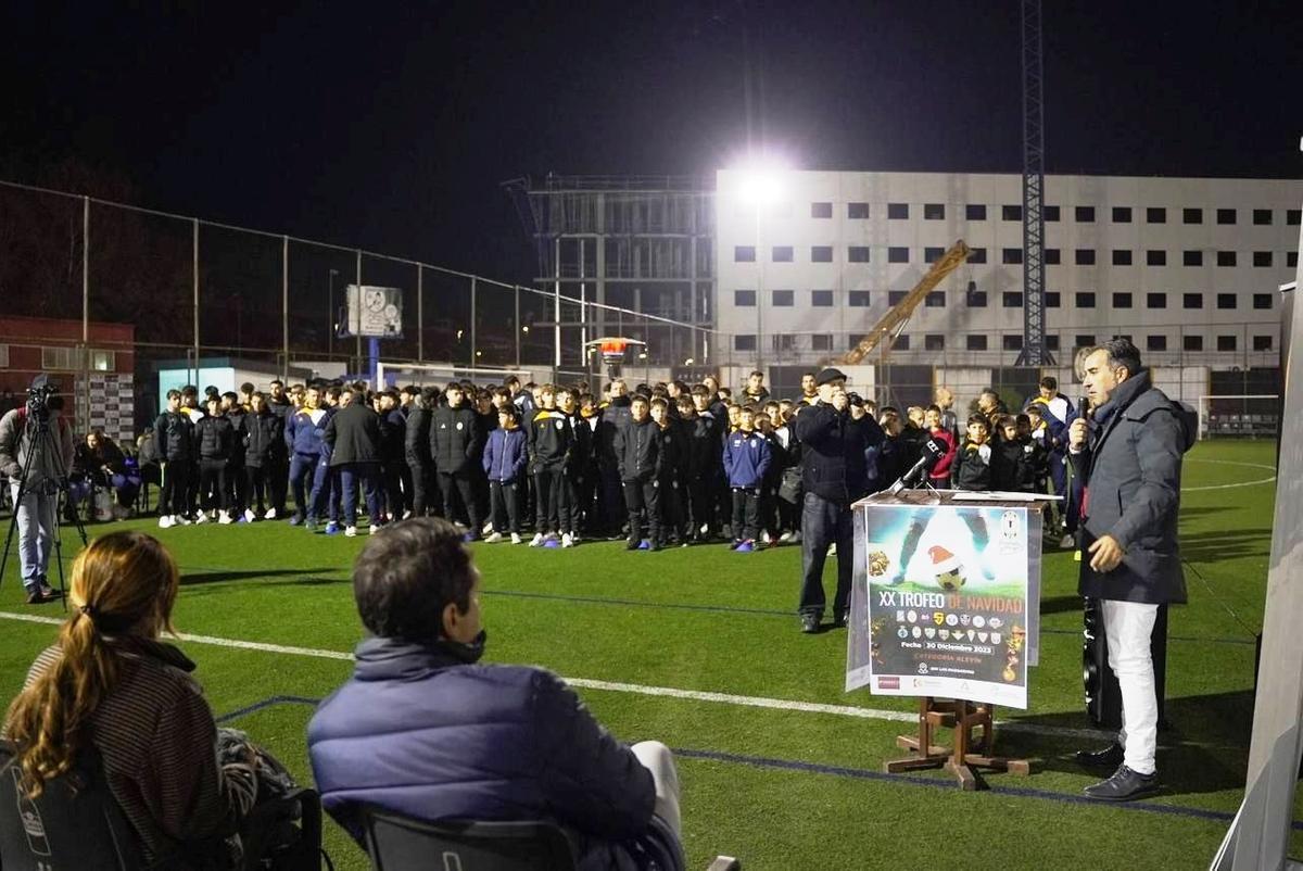 Presentación del torneo de fútbol del club Juanín y Diego.