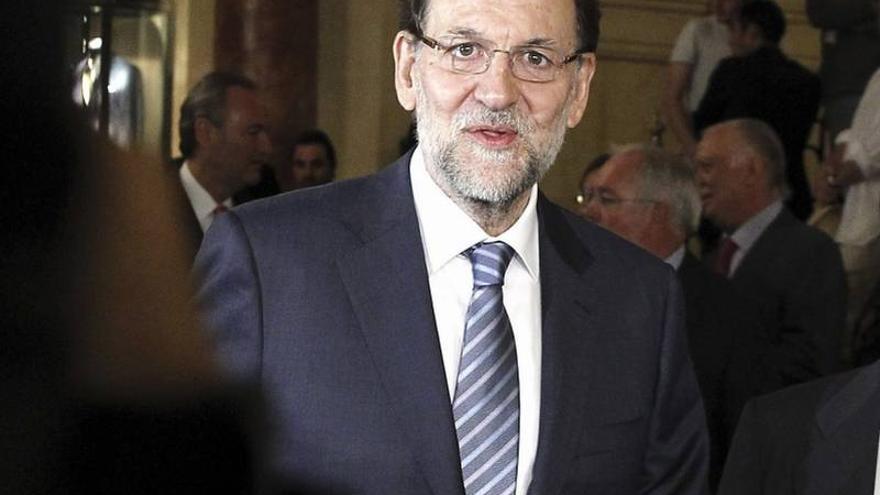 Rajoy comparece hoy en la Moncloa con la incógnita de si irá al Congreso