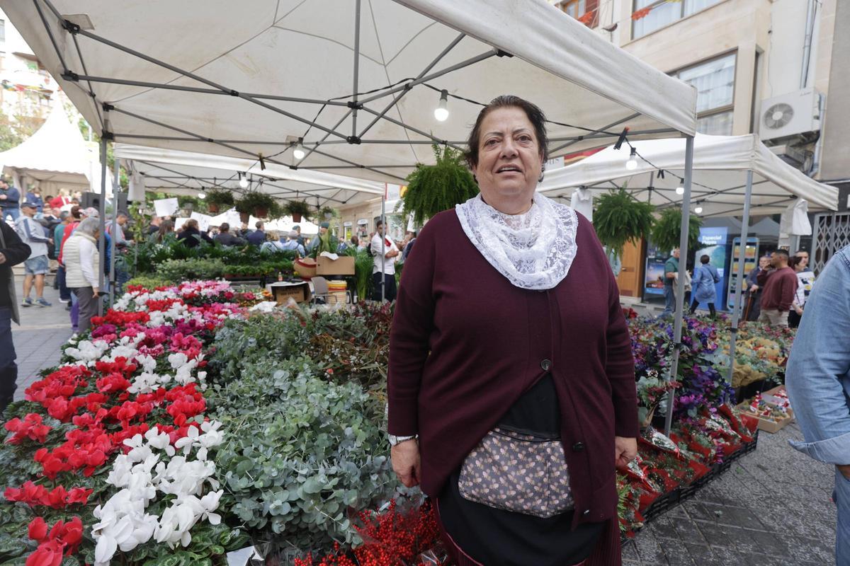 Antònia Matas lleva más de 40 años participando en el Dijous Bo.