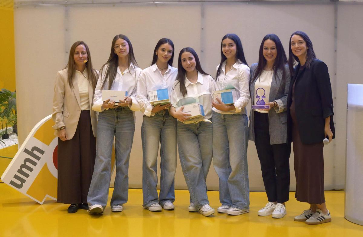 Las cuatro ourensanas que vigilan el estrés de las cuidadoras