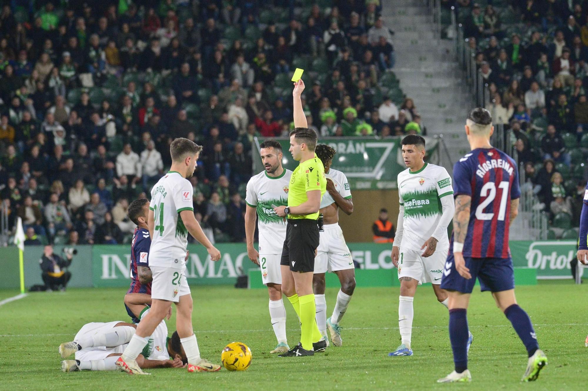 El Elche choca contra una muralla