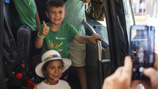 Sortida del primer bus de Fundesplai de Barcelona, fa uns dies. | MARC ASENSIO CLUPÉS