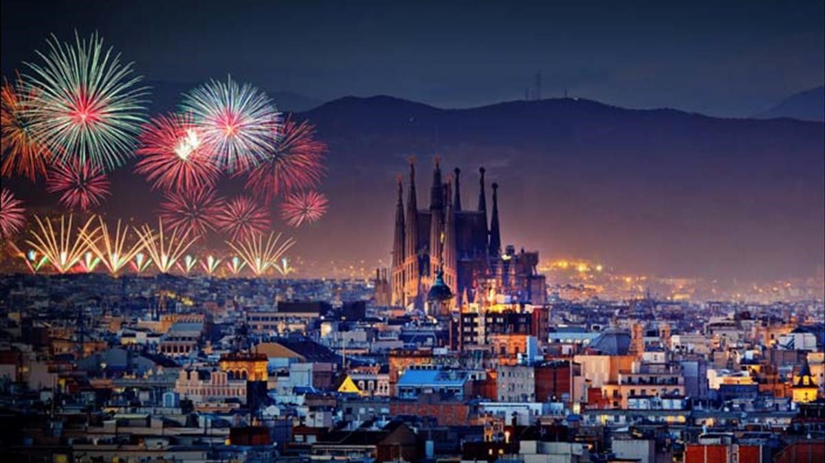Barcelona imagen virtual del Ajuntament de Barcelona de los fuegos artificiales de fin de año.