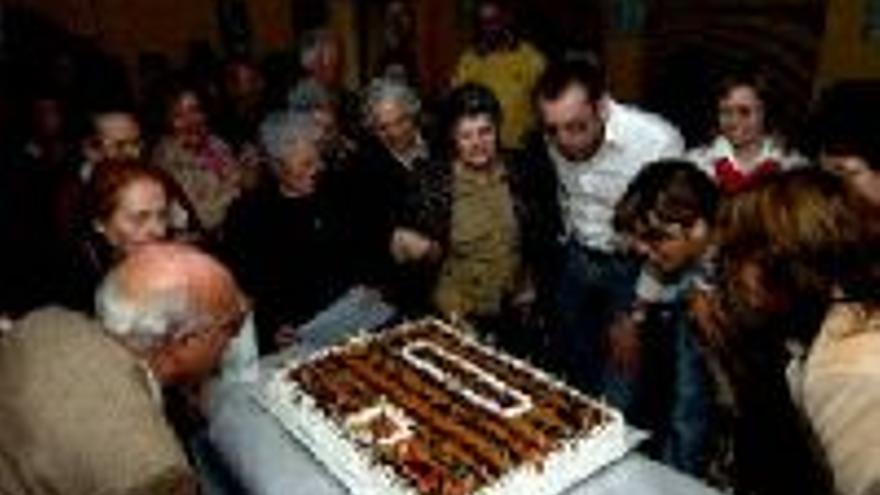 TARTA DE 100 RACIONES EN EL PILAR