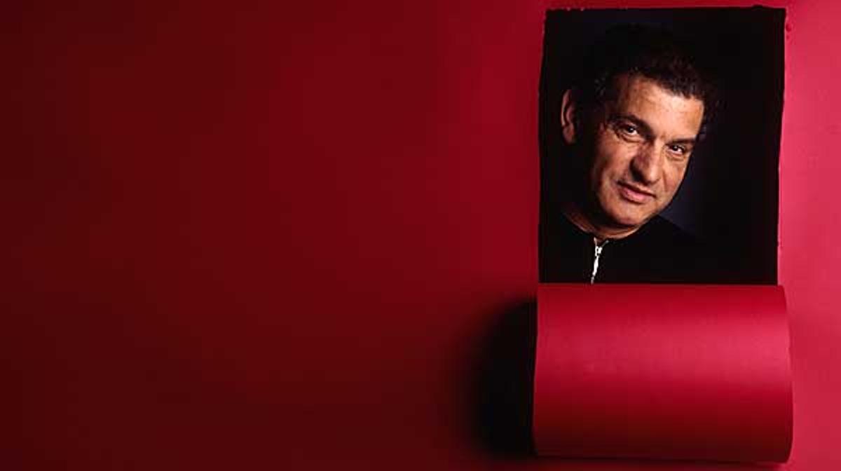 Carlos Cano interpreta ’La bién pagá’ en directe.