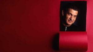 Carlos Cano interpreta ’La bién pagá’ en directe.