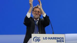 Aznar i Rajoy aclamen Feijóo i demanen aprendre dels errors de l’última etapa